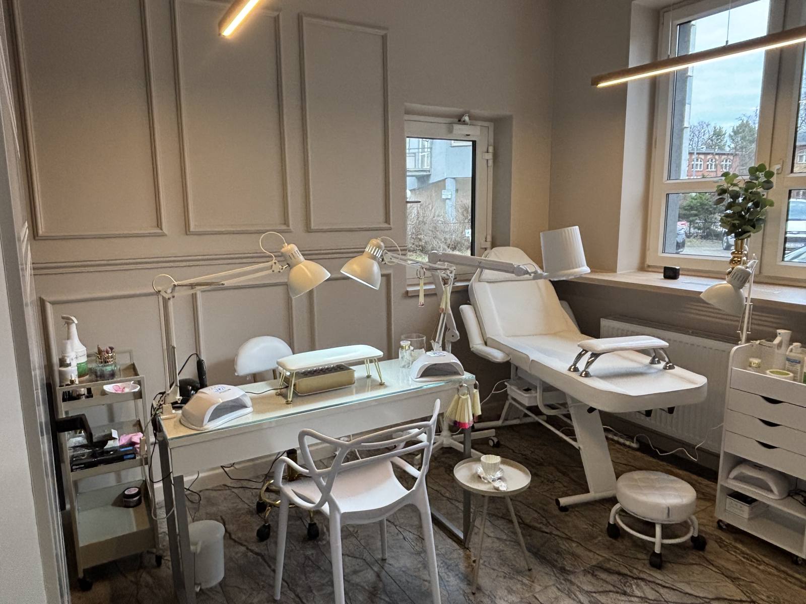 Stanowisko manicure i pedicure – SOIRÉE Szczecin